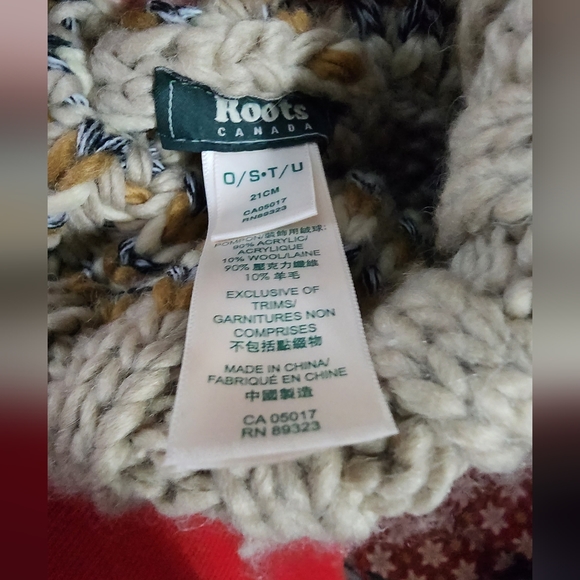 Roots Canada Beige Beanie Hat Chunky Knit Pom Pom Winter Fall Wool Blend - Picture 4 of 4